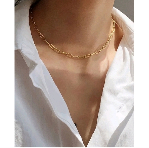 Anthropologie Trendy Minimalist Paperclip Chain Gold Necklace - Picture 4 of 4